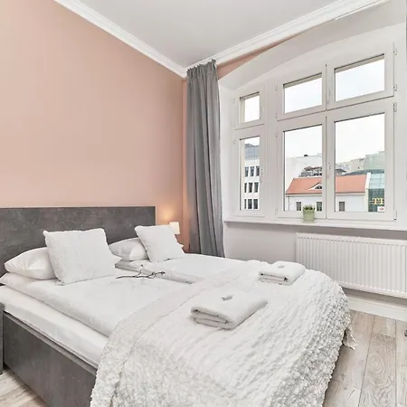 Appartamento Bialoskornicza 250m To The Market Square By Renters Breslavia