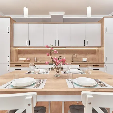 Appartamento Bialoskornicza 250m To The Market Square By Renters Breslavia